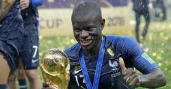 Setianya N'Golo Kante Naik Mobil Mini Cooper