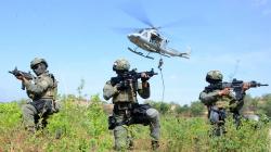 Aksi Prajurit Yontaifib 2 Marinir Terjun dari Helikopter saat Pertempuran