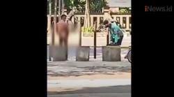 Video Pengemudi Ojol Berhati Mulia Buka Baju dan Celana untuk ODGJ Telanjang di Jalan<