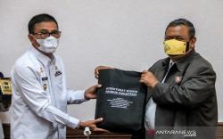 Pemkab Ciamis Lirik Alat Berat Buatan PT Pindad<