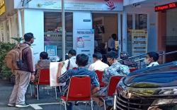 Penerimaan CPNS Dibuka, Warga Serbu Outlet SKCK Polrestabes Bandung, Cek Syaratnya