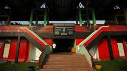 Penampakan GOR Trisanja Slawi Rusak dan Tidak Terawat