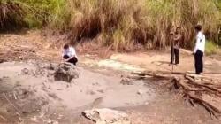 Warga Cipanas Cirebon Khawatir Semburan Lumpur Belerang Meluas seperti Lapindo<