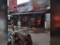 Video 4 Warung Makan di Bekasi Ludes Terbakar, Diduga Akibat Kebocoran Tabung Gas