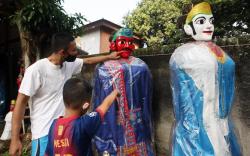 Jelang HUT Ke-494 Jakarta, Penjualan Ondel-ondel Meningkat