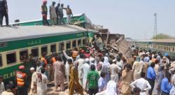 Tabrakan 2 Kereta Tewaskan 30 Orang, PM Pakistan Imran Khan Perintahkan Penyelidikan<