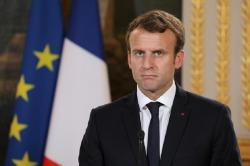 Duh! Presiden Prancis Emmanuel Macron Kena Tampar di Wajah saat Temui Warga