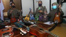 Belasan Ukulele Milik Pengamen Jalanan Disita Satpol PP Kota Pontianak