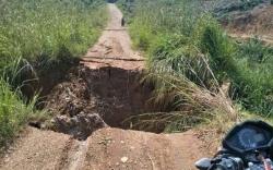 Jalan Kabupaten Merangin Putus, Warga Cari Jalan Alternatif