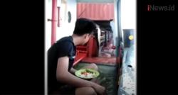 Video Seorang Pria Makan Nasi Berkuah Air Laut Jadi Sorotan Publik