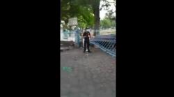 Naik Motor Boncengan, 2 Remaja Tabrak Pintu Pagar Alun-alun Utara Keraton Solo 