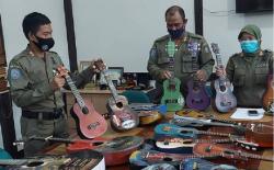 Satpol PP Rusak Ukulele Pengamen Dikecam, Kasatpol PP : Itu Barang Sitaan 