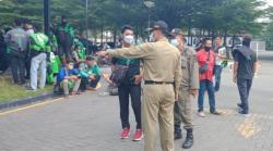 Picu Kerumunan, Antrean di Restoran Cepat Saji di Sukoharjo Dibubarkan Satgas Covid-19 