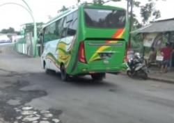 Video 48 Karyawan Pabrik Industri Bahan Baku Tekstil Terpapar Covid-19