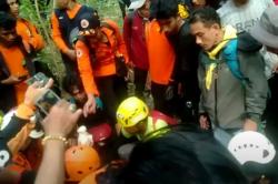 Video Pendaki Wanita yang Hilang di Gunung Abbo Ditemukan Lemas pada Celah Tebing