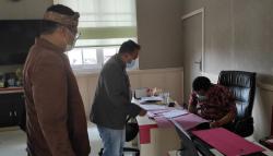 Tuding Malaadministrasi, Cakades Gunung Manik Majalengka Minta Pilkades Diulang