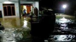 Tanggul Sungai Cisunggalah Jebol, Ratusan Rumah di Solokan Jeruk Bandung Terendam