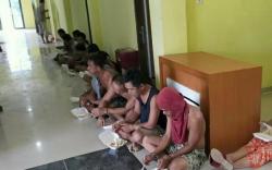 18 Orang Ditangkap dalam penggerebekan di Muratara, Ada Uang Tunai Rp19 Juta Lebih<