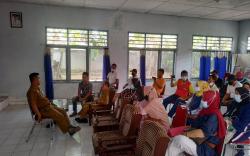 4 Bulan Gaji Tak Dibayar, Puluhan Ketua RT Datangi Kantor Camat di OKU<