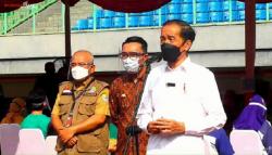 Jokowi Minta Daerah Tiru Bekasi Gunakan Lapangan Sepak Bola untuk Genjot Jumlah Vaksinasi