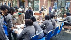 1.200 Warga Disuntik Vaksin Covid-19 di Mapolres Tasikmalaya Kota<