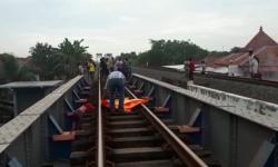 Tegal Gempar, Perempuan Tanpa Identitas Ditemukan Tewas Tergantung di Jembatan KA