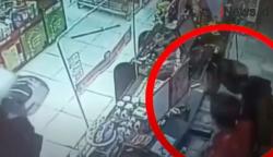 Rekaman CCTV Perampokan di Minimarket Tambora, Pelaku Bawa Kabur Uang Rp28 Juta