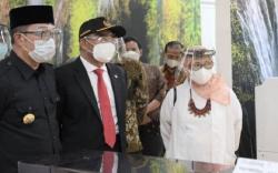 Pasien Covid-19 Bertumbangan, Ridwan Kamil Siapkan 3.000 Bed Tambahan<