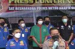 Video Polisi Sita Buku Hikayat Pohon Ganja dari Studio Anji