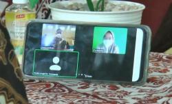 Mengharukan, Lamaran Pernikahan Digelar Virtual Gegara Calon Mempelai Positif  Covid-19