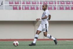 Leonard Tupamahu Minta Maaf usai Pukul Kepala Pemain Persis Solo