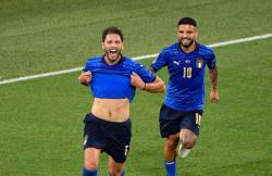 Manuel Locatelli Borong Gol, Italia Bantai Swiss dan Lolos 16 Besar 