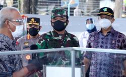 Panglima TNI dan Kapolri Pantau 2 Titik Serbuan Vaksinasi di Kudus <