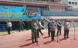 Panglima TNI: Banyak Usia Produktif Ikut Vaksinasi Covid-19 di Stadion GBLA <
