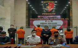 Video 5 Tersangka Kasus Pinjaman Online Ilegal Ditangkap