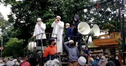 Video Abaikan Prokes, Massa Pendukung HRS Kembali Demo