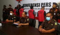 Kejati Kalbar Tahan 5 Tersangka Proyek Fiktif di Bank Daerah