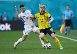 Gol Penalti Emil Forsberg Antar Swedia Taklukkan Slovakia