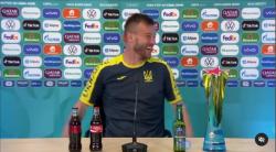 Sindir Aksi Ronaldo dan Pogba, Yarmolenko: Taruh Coca-Cola dan Heineken Depan Saya