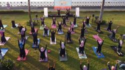 Peringatan Hari Yoga Internasional di Pantai Ketapang Indah Banyuwangi