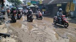 Jalan Semakin Rusak, Warga Selatan KBB Menjerit, Tunggu Realisasi Proyek Rp197 Miliar
