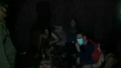 Pengunjung Kafe di Pantura Subang Kocar-kacir Dibubarkan Satpol PP<