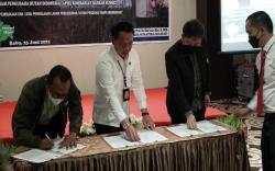 Cegah Karhutla, Polda Sumsel Teken MoU dengan Asosiasi Pengusaha Sawit dan Hutan<