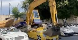  Bea Cukai Hancurkan 21 Mobil Mewah Selundupan Seharga Rp17 Miliar