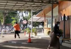 Video Hari Ke-3 Pelaksanaan Swab Acak, 12 Penumpang KRL Reaktif Covid-19