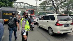 Polisi Sekat Jalan Sekitar PN Jaktim dan Sweeping Pendukung Habib Rizieq, Lalin Macet <
