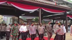 Panglima TNI Tinjau Vaksinasi Massal HUT Ke-75 Bhayangkara