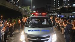 Isak Tangis Iringi Pelepasan Jenazah Tenaga Kesehatan Meninggal Terpapar Covid