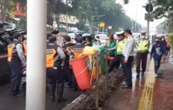 Video Adu Mulut Antara Pengemudi Ojol dengan Petugas Dishub di Senen Jakpus