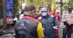 Video Kasus Covid-19 Melonjak, Polisi Turunkan Pahlawan Super di Jalan Raya